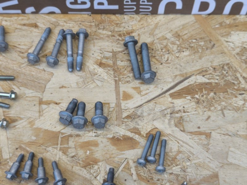 Болт крепления двигателя - фото 4