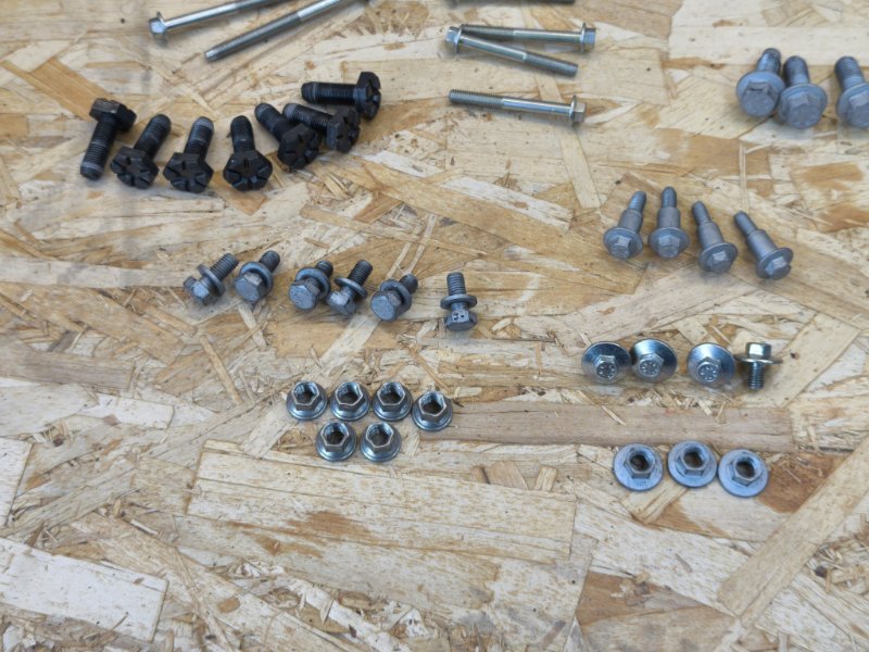 Болт крепления двигателя - фото 5