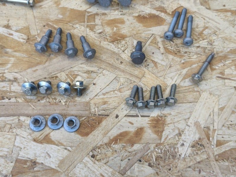 Болт крепления двигателя - фото 6