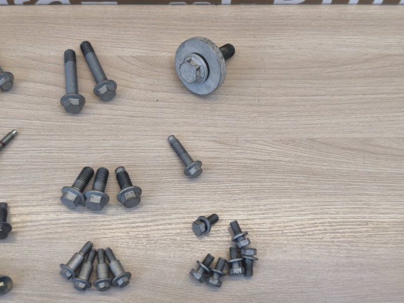 Болт крепления двигателя - фото 4