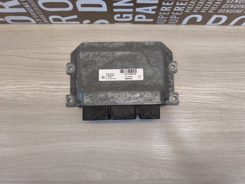 Блок управления двигателем - фото 2