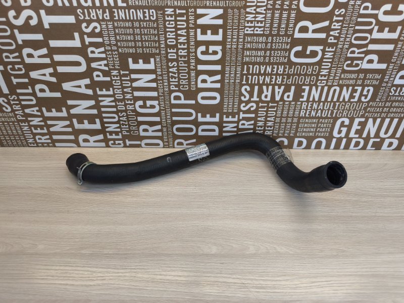 Верхний патрубок радиатора - фото 1