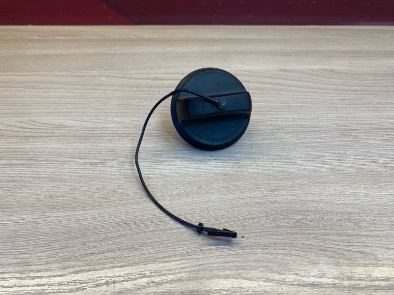 Крышка топливного бака - фото 1