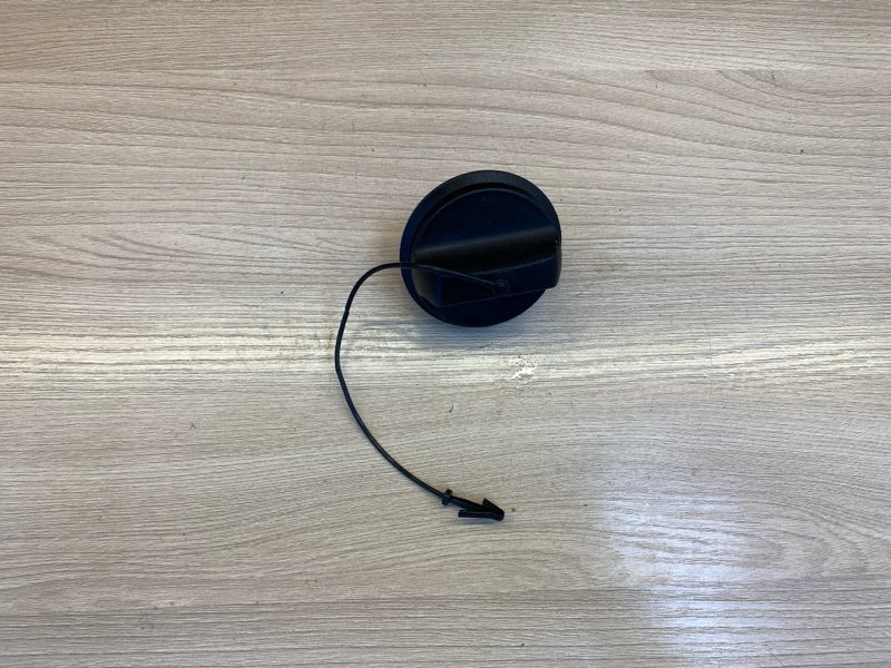 Крышка топливного бака - фото 2