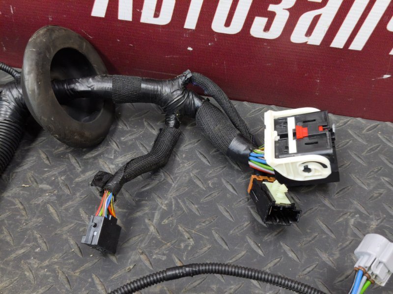 Проводка подкапотная - фото 6