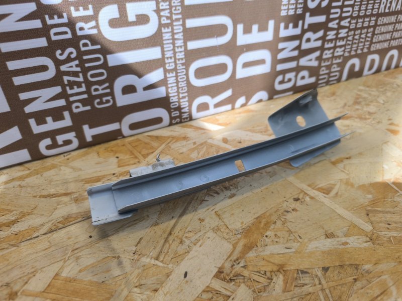 Направляющая стекла     двери - фото 4