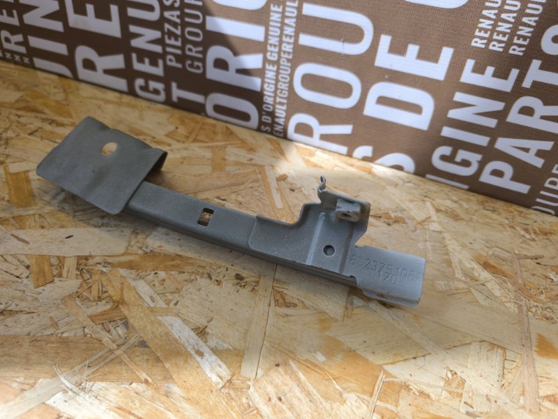 Направляющая стекла     двери - фото 7