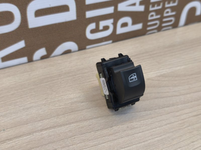 Кнопка стеклоподъемника - фото 4