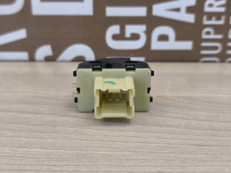 Кнопка стеклоподъемника - фото 9