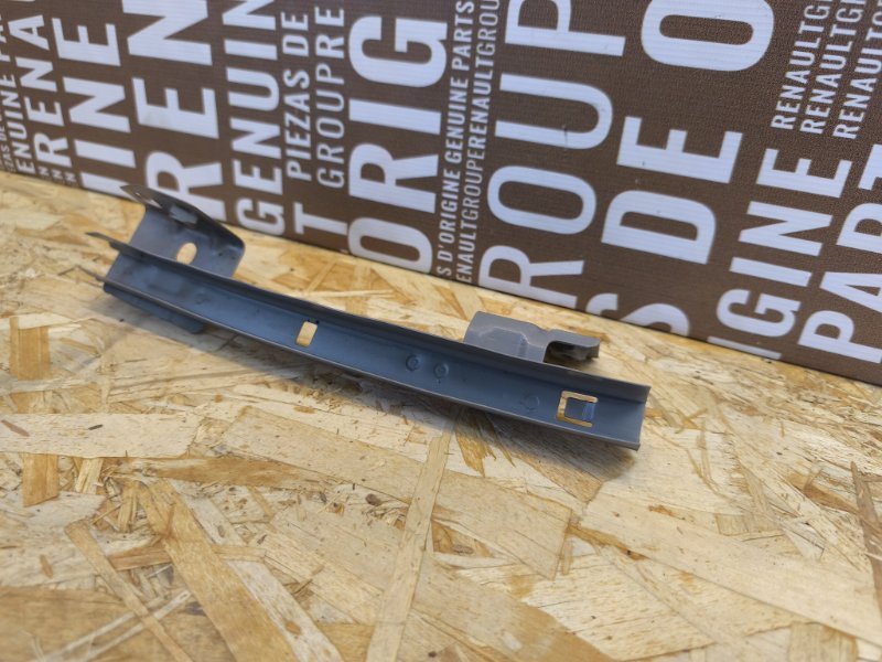 Направляющая стекла двери - фото 3