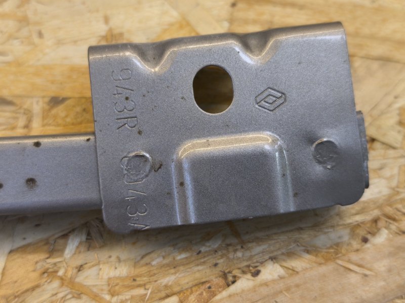 Направляющая стекла двери - фото 9