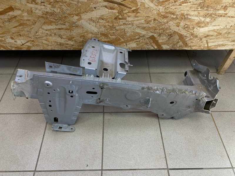 Лонжерон - фото 1