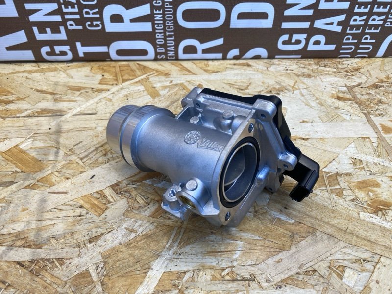 Дроссельная заслонка - фото 1