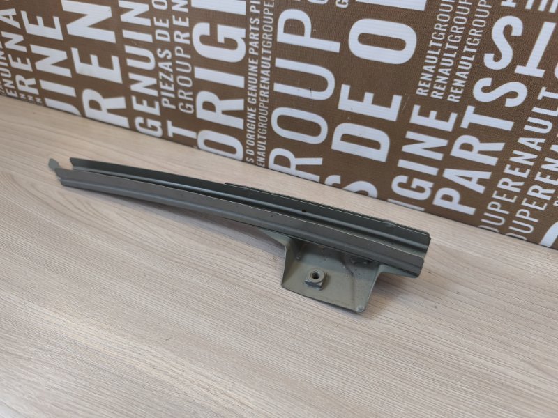 Направляющая стекла     двери - фото 3