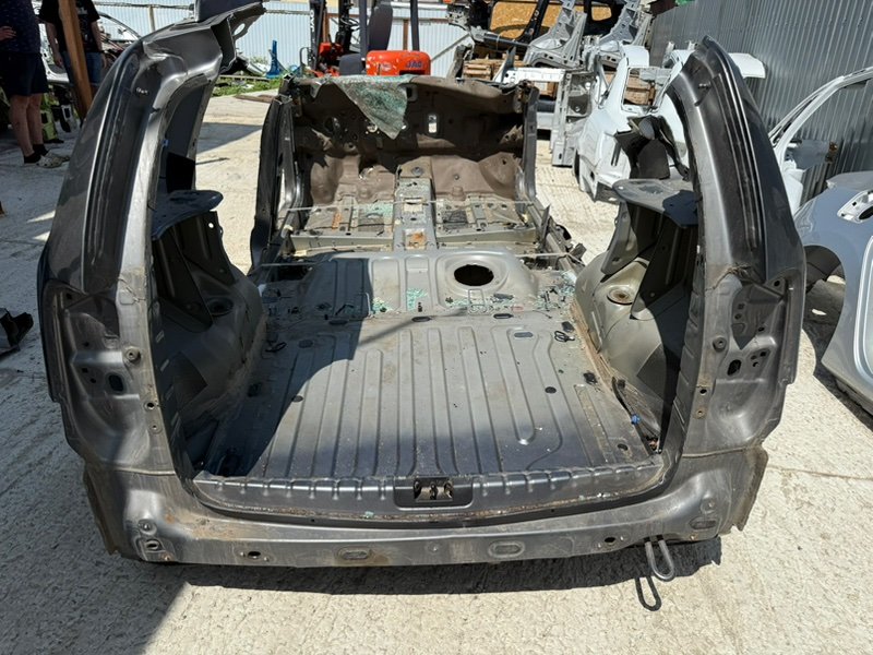 Задняя панель кузова - фото 2