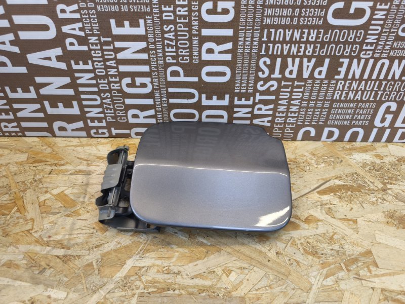 Лючок бензобака - фото 1