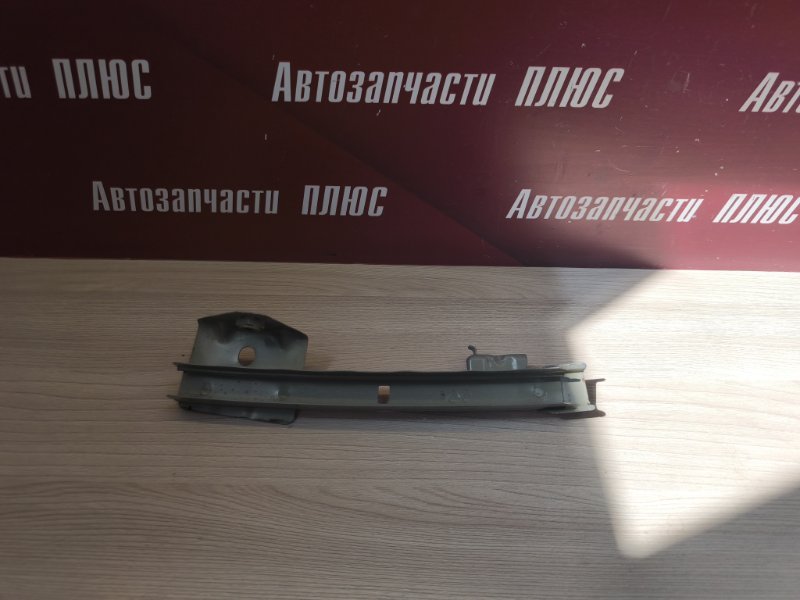 Направляющая стекла двери - фото 1