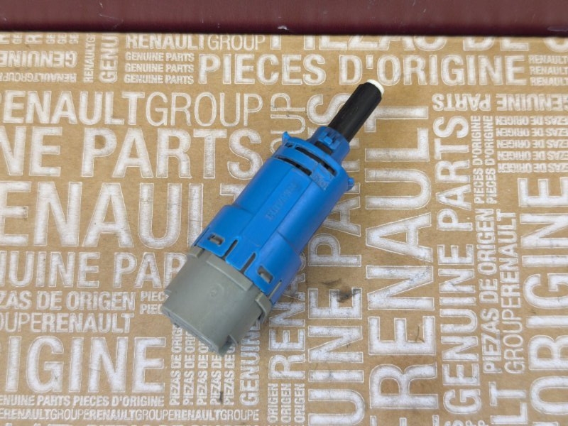 Датчик педали сцепления - фото 3