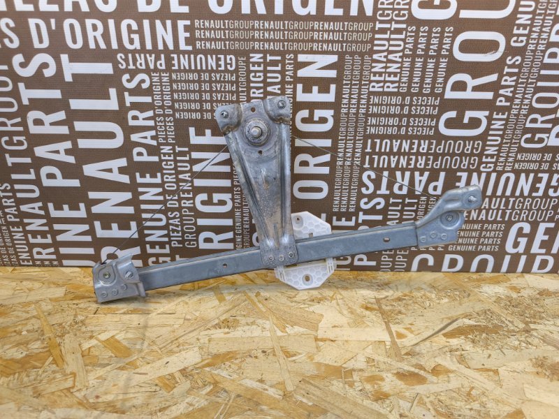 Стеклоподъемник    двери - фото 1