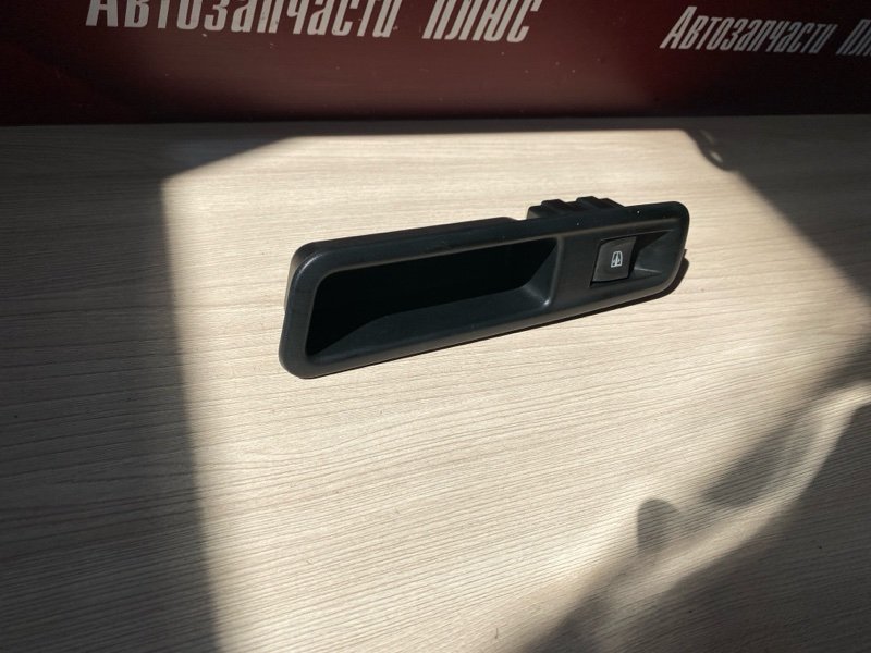 Кнопка стеклоподъемника - фото 3