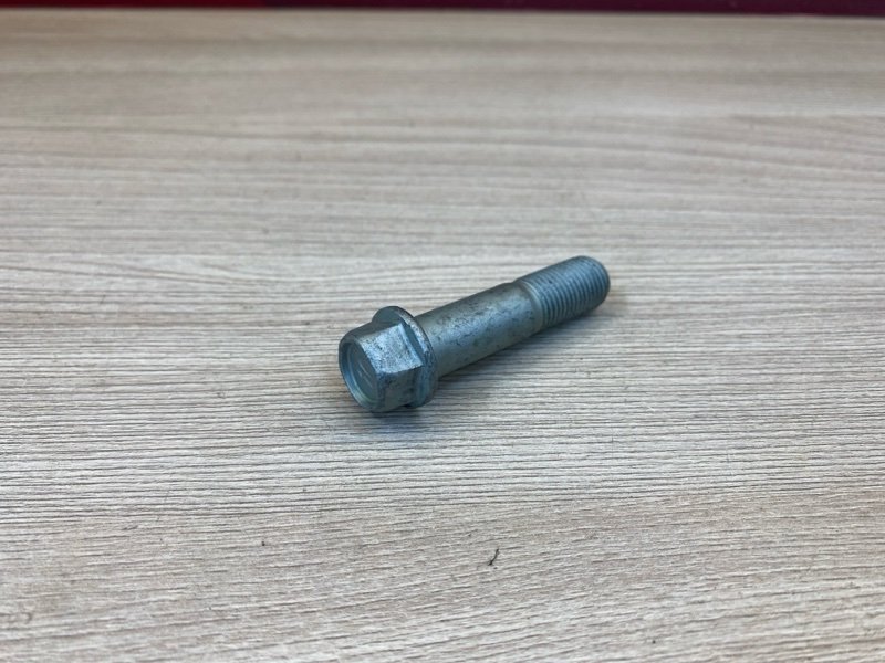 Болт - фото 1