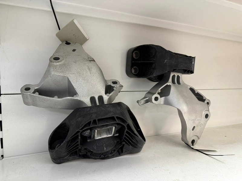 Опора двигателя - фото 2