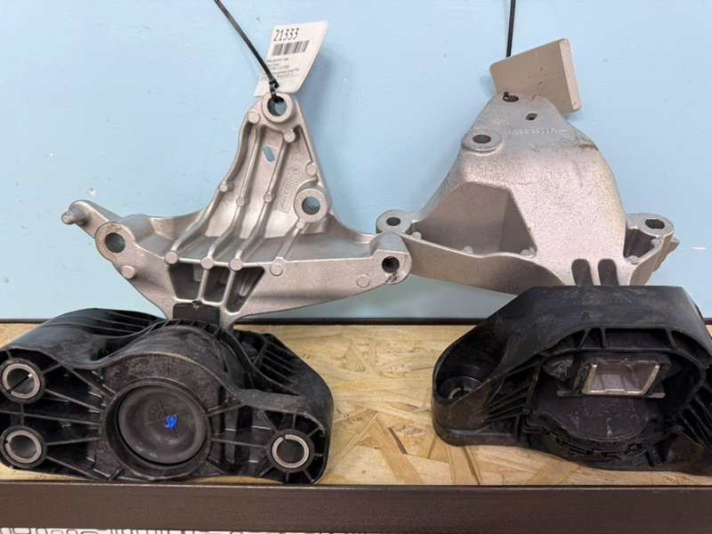 Подушка двигателя - фото 1