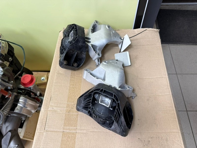 Крепление двигателя - фото 1