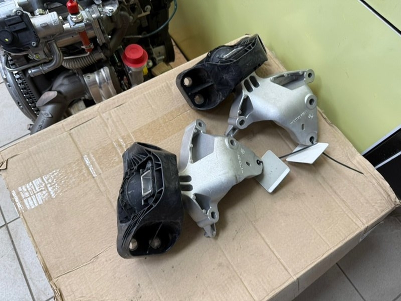 Крепление двигателя - фото 2