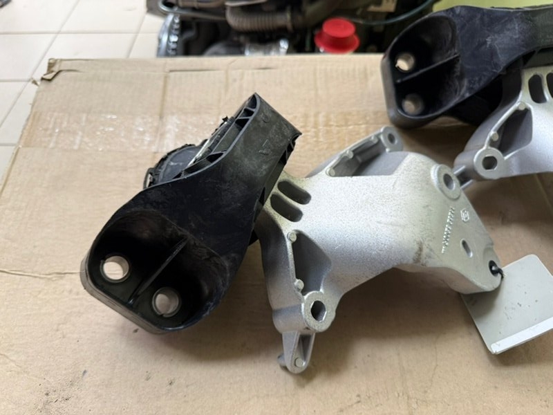 Крепление двигателя - фото 5