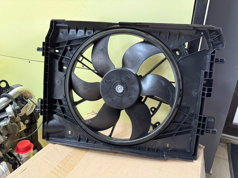 Вентилятор охлаждения радиатора - фото 1