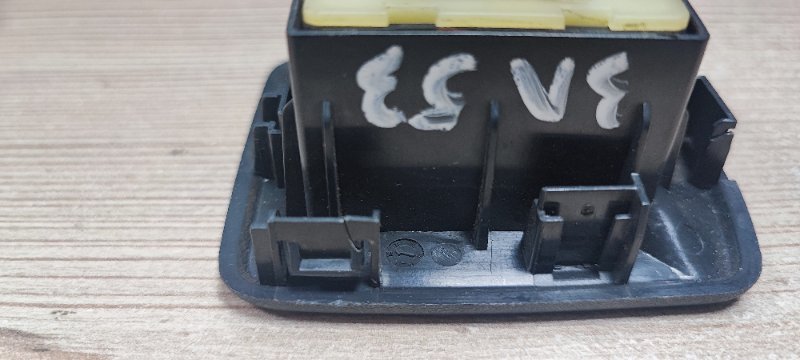 Кнопка стеклоподъемника - фото 7