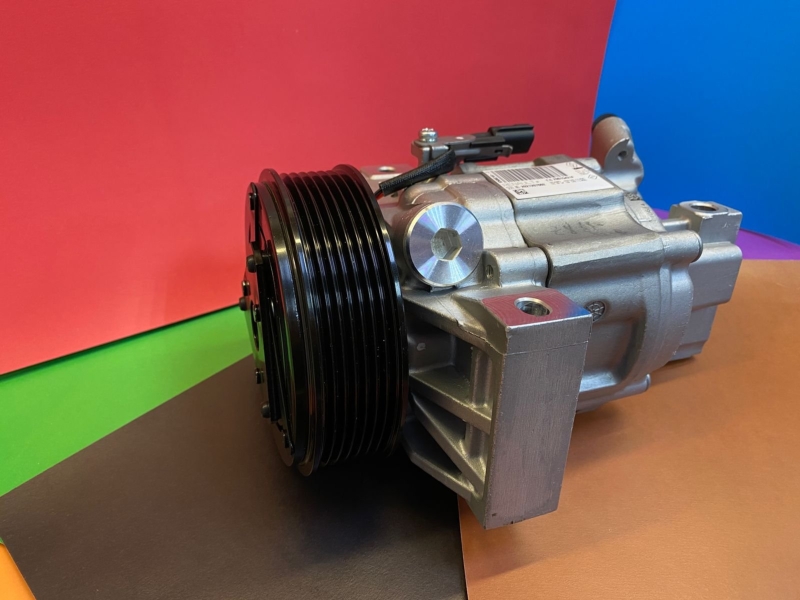 Компрессор кондиционера - фото 1