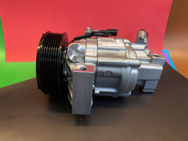 Компрессор кондиционера - фото 1