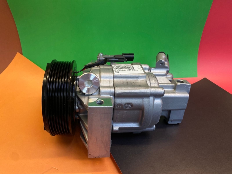 Компрессор кондиционера - фото 1