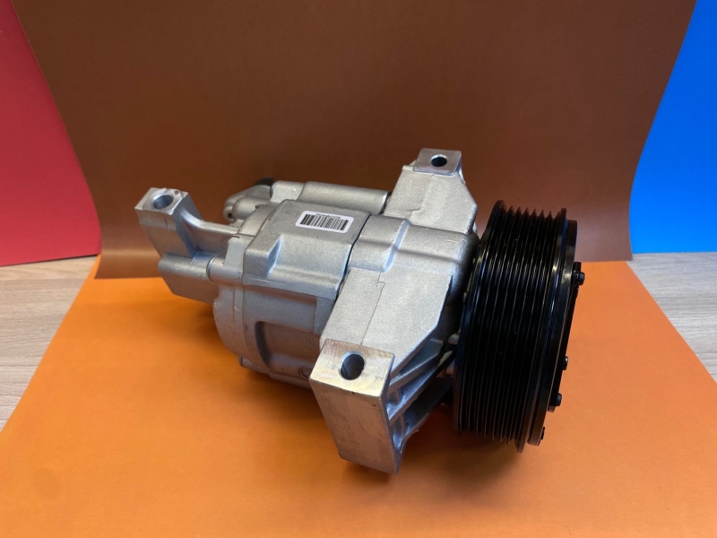 Компрессор кондиционера - фото 1