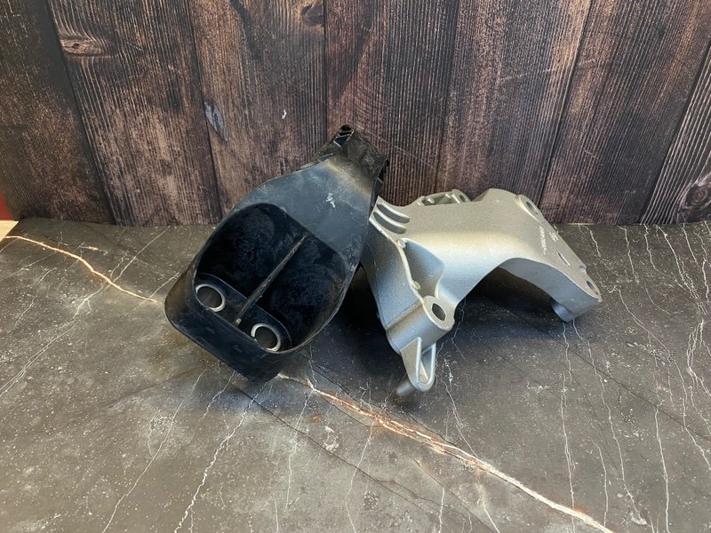 Опора двигателя - фото 1