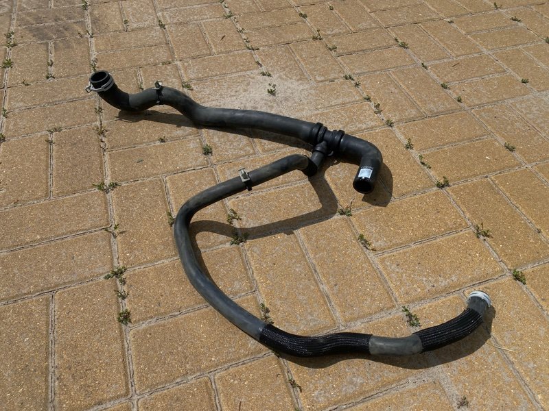 Патрубок радиатора - фото 1