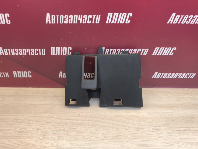 Крышка бардачка - фото 1