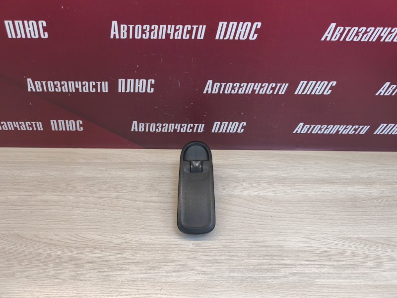 Кнопка стеклоподъемника - фото 1