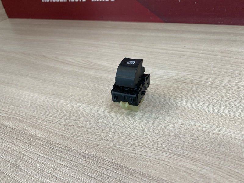 Кнопка стеклоподъемника - фото 4