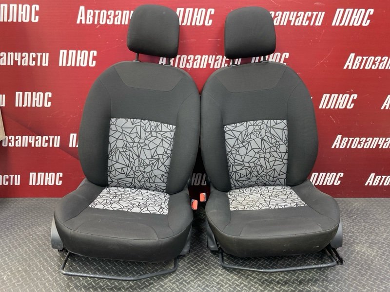 Сиденья комплект - фото 1