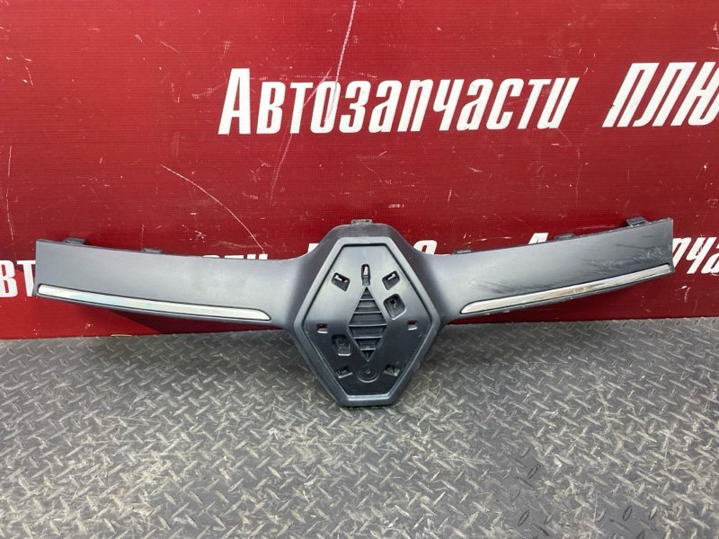 Накладка решетки радиатора - фото 1