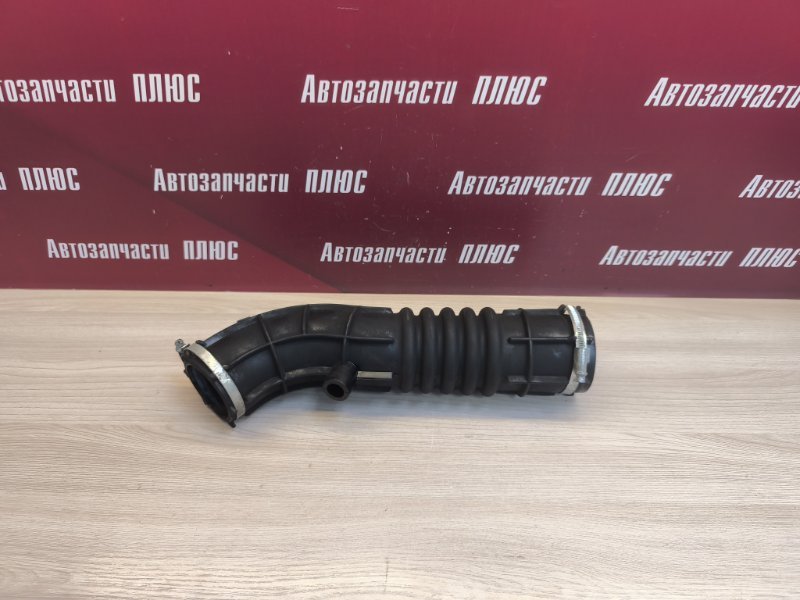 Патрубок воздушного фильтра - фото 1