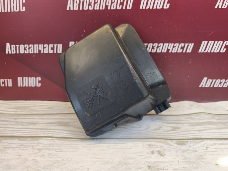 Крышка блока предохранителей - фото 2