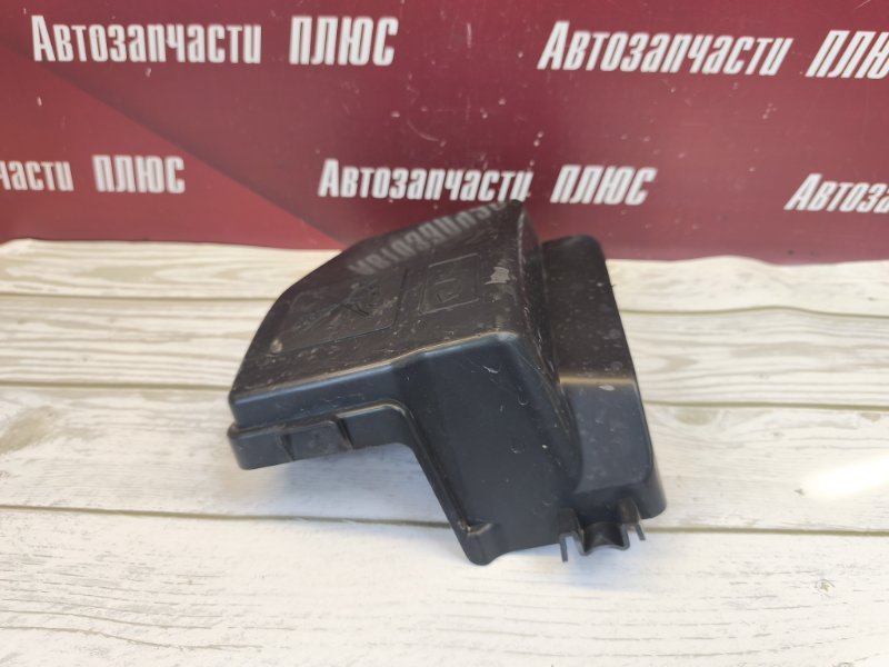 Крышка блока предохранителей - фото 5