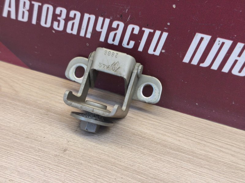 Петля двери багажника - фото 4