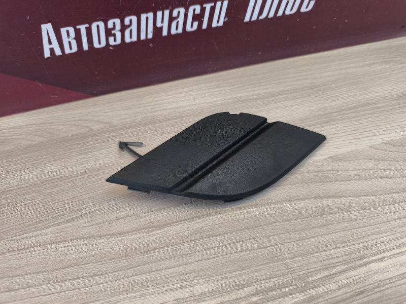 Заглушка буксировочного крюка - фото 5