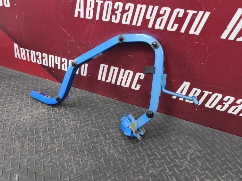 Петля крышки багажника - фото 3