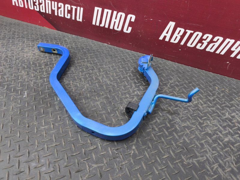Петля крышки багажника - фото 3